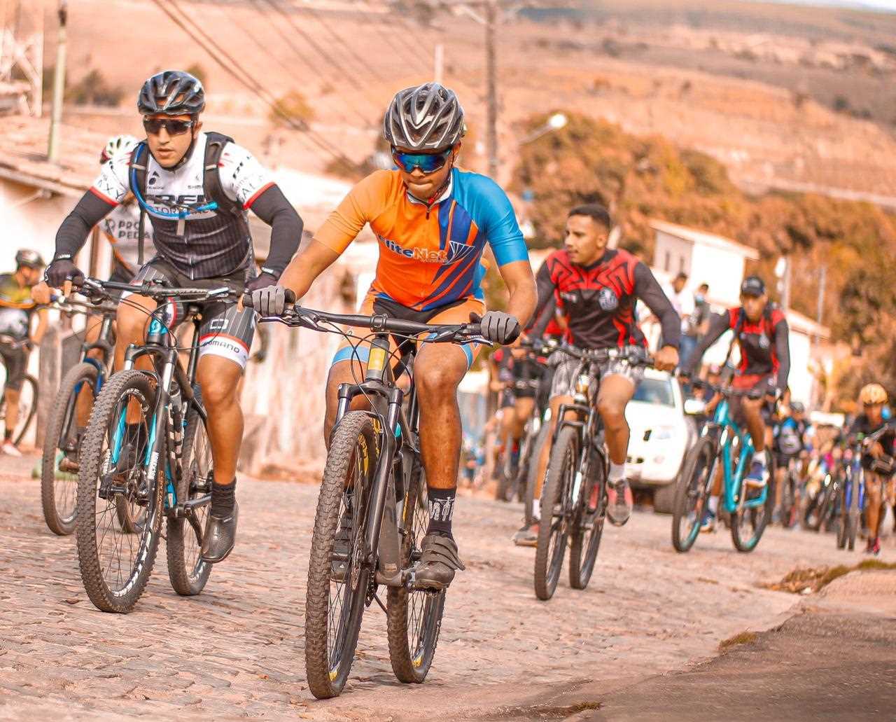 Camacã: Com total apoio da prefeitura equipe de Ciclistas participa de passeio em Itagimirim